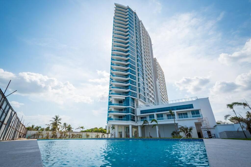 شقة Brand New June 2022 Steps From The Beach Sleeps 4! نويفا جورجونا المظهر الخارجي الصورة